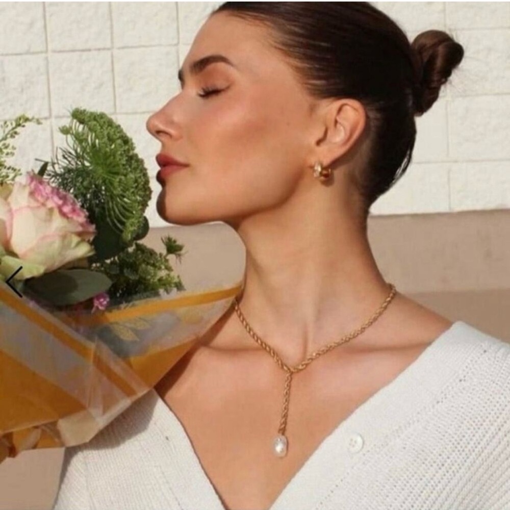 Leeada Bryn Pearl Lariat Rope Necklace